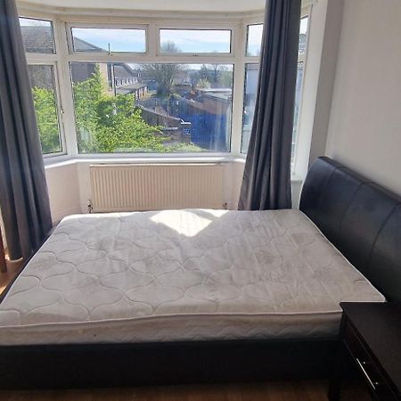 Ritz Place 3 Northolt  المظهر الخارجي الصورة